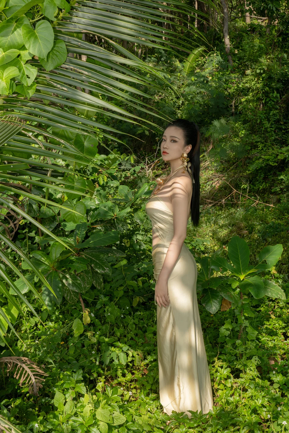 年年 - 海边维纳斯 [80P-549MB] tg@simisebaisi 【丝足阁】040.webp